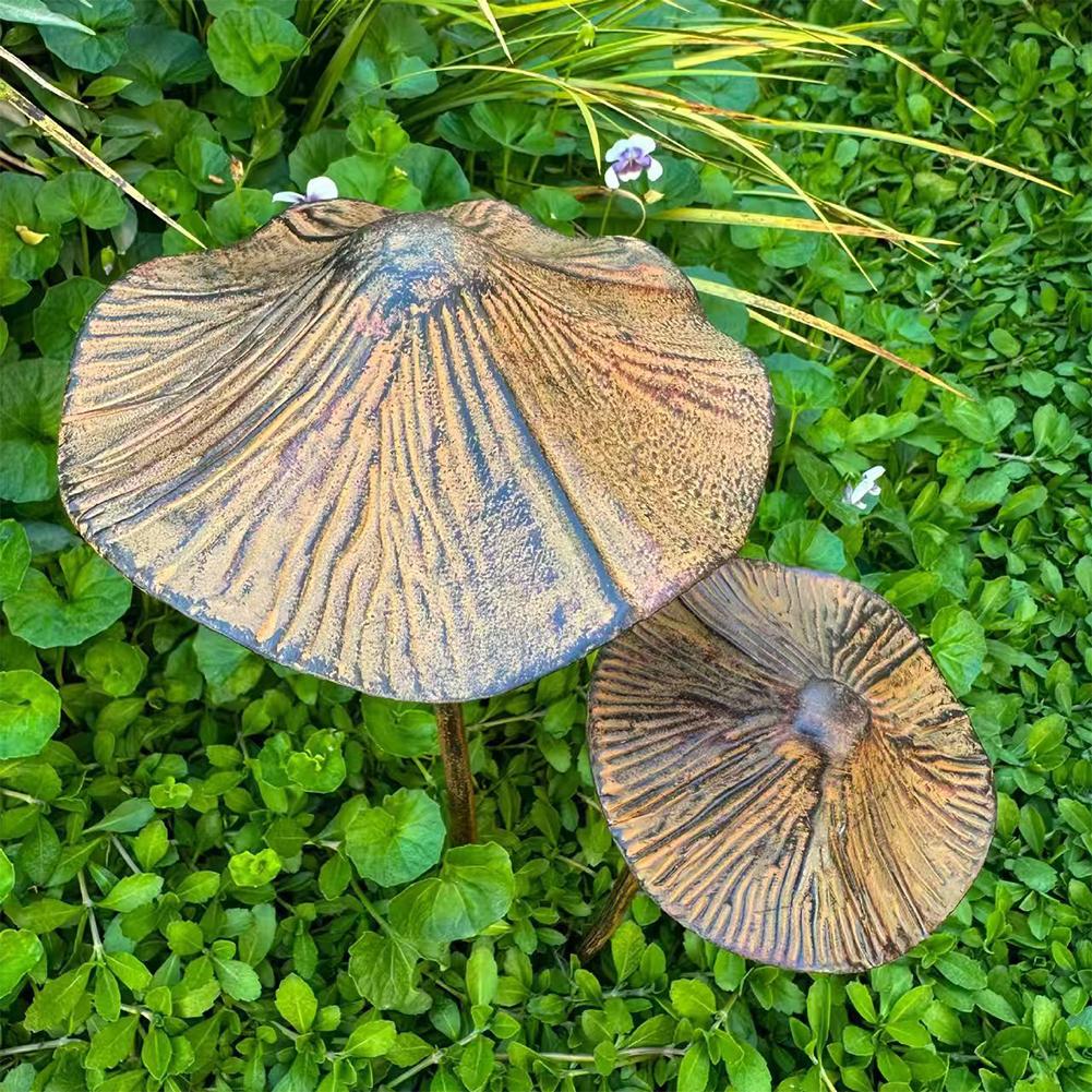 レトロな金属製の錆びたキノコの庭飾りセット、芝生や庭のハロウ - Bonsai Gardening のレビューと価格